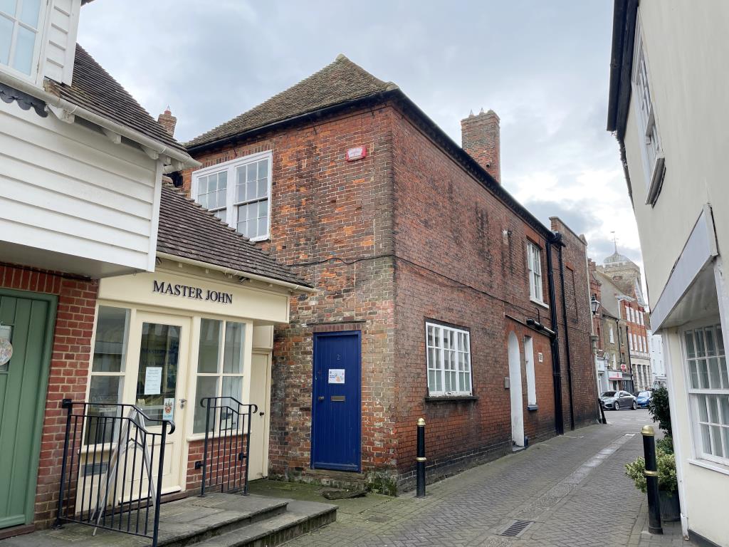Lot: 100 - PERIOD BUILDING WITH PERMISSION FOR CONVERSION INTO TWO HOUSES - External photo showing entrance